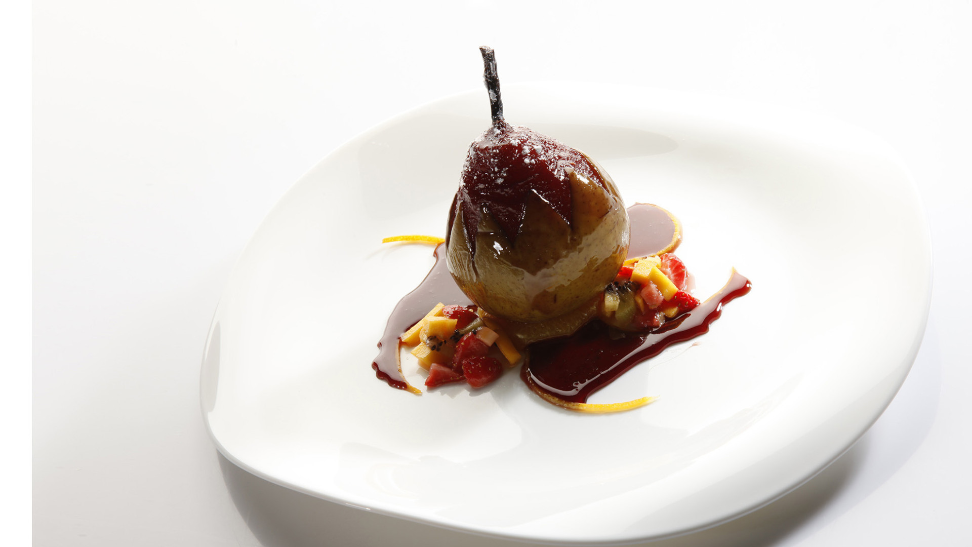 EDO is a refined and pleasant place where uninitiated in the secrets of Japanese cuisine as well as its connoisseurs will undoubtedly eat something delicious.